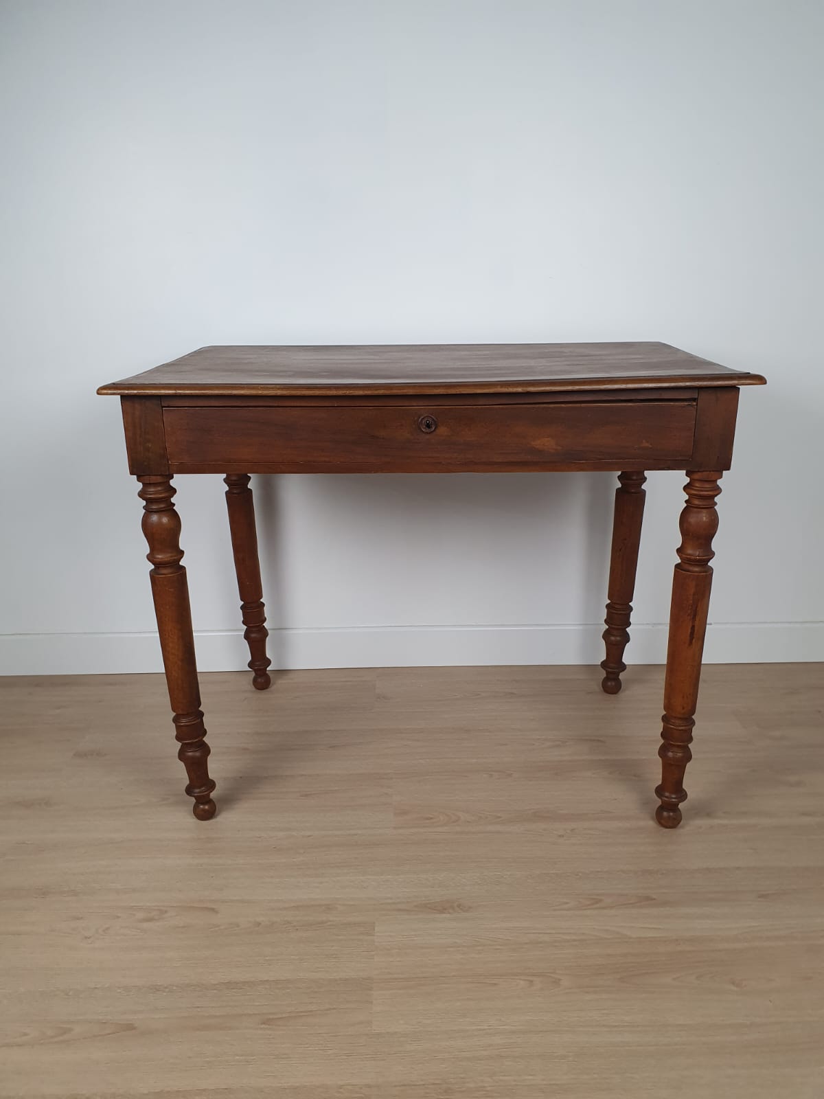 Old Small table/desk