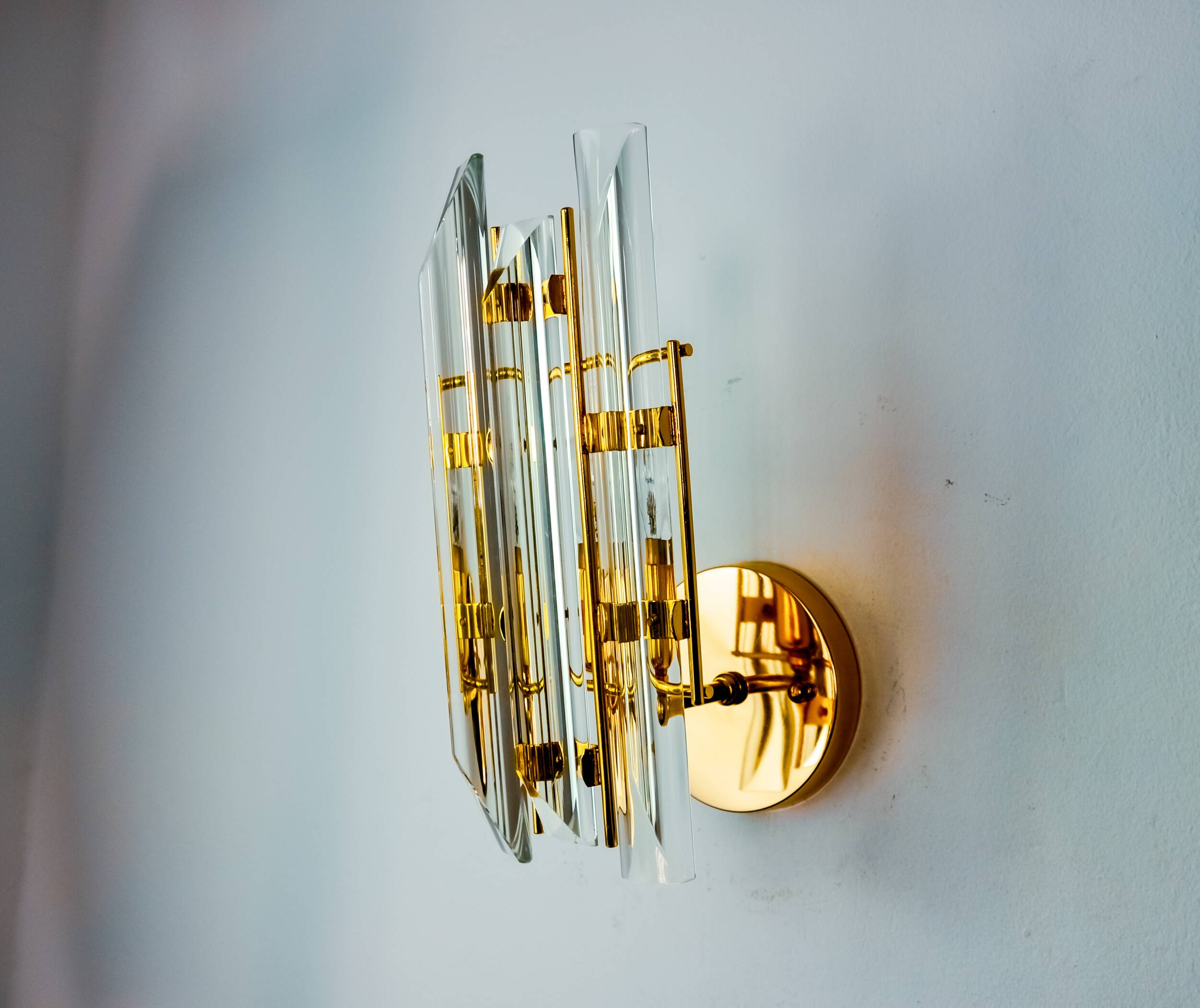 VENINI WALL LIGHT, TRIEDRI GLASS, MURANO, ITALY 1970