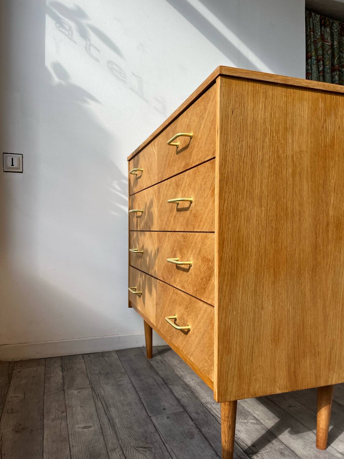 Tapered leg chest of drawers