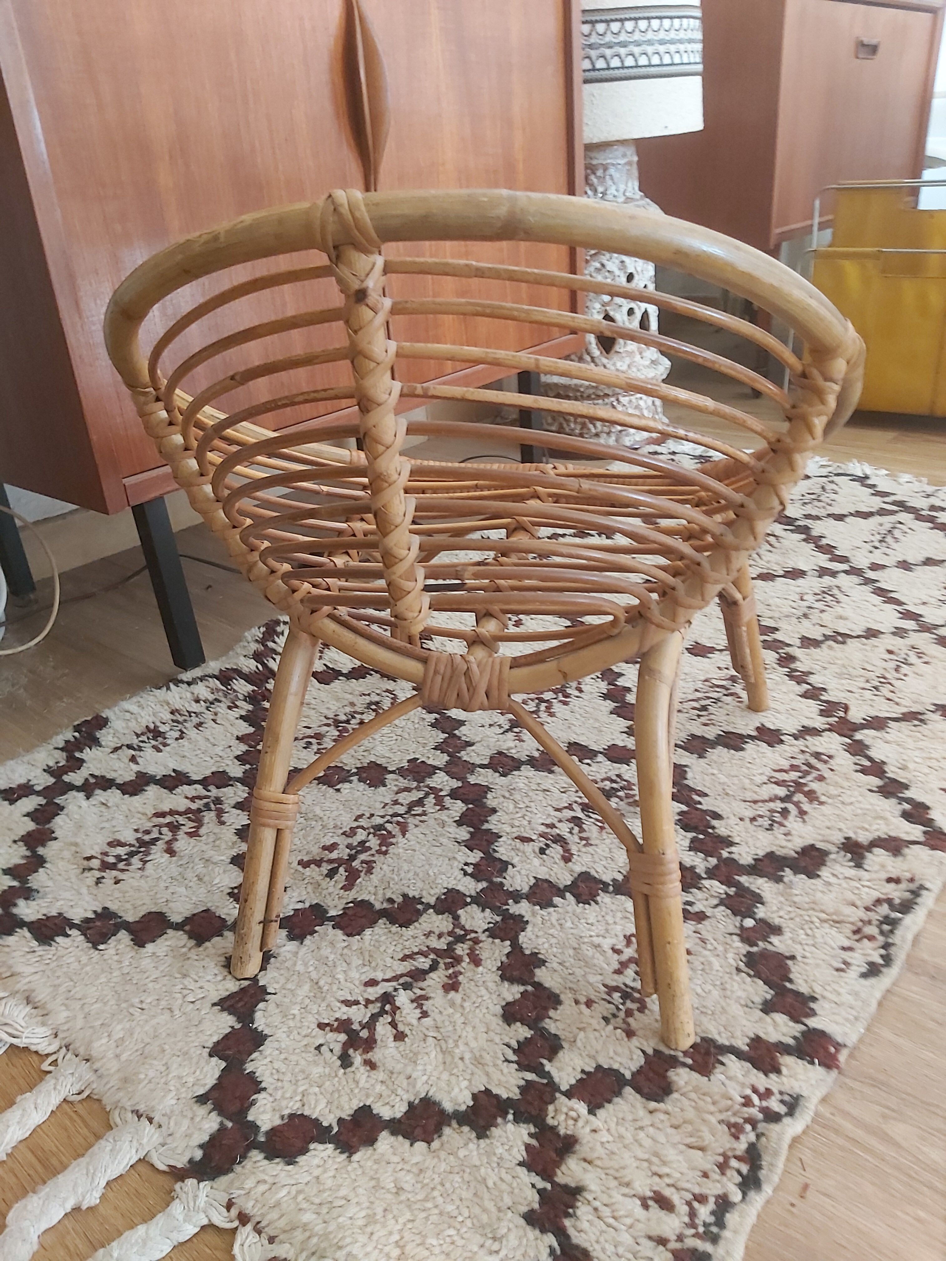 Vintage rattan shell chair