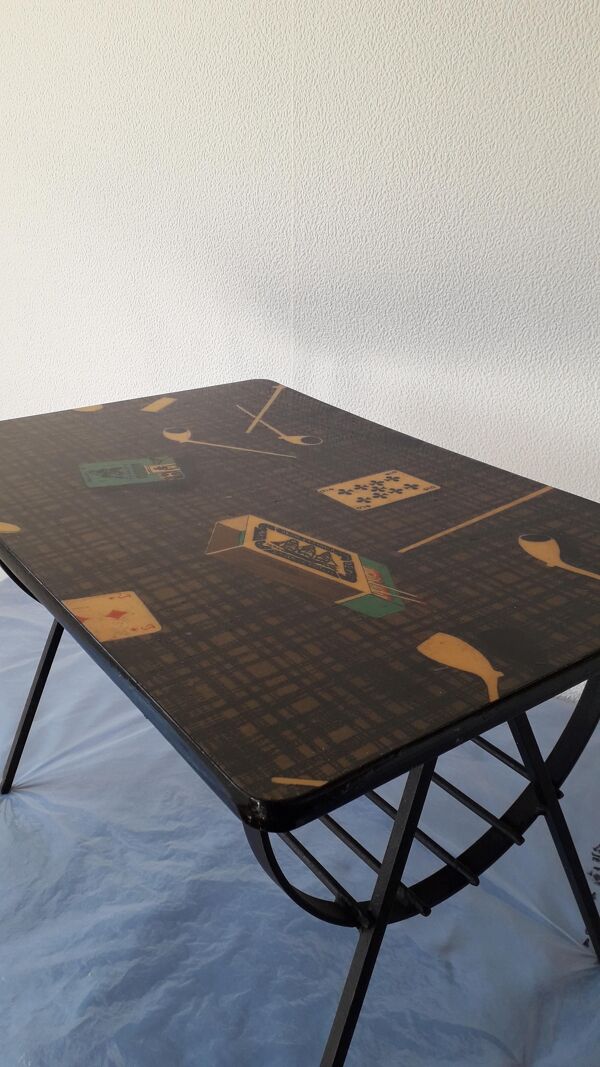 Table basse avec porte-revue, Italie, années 1950