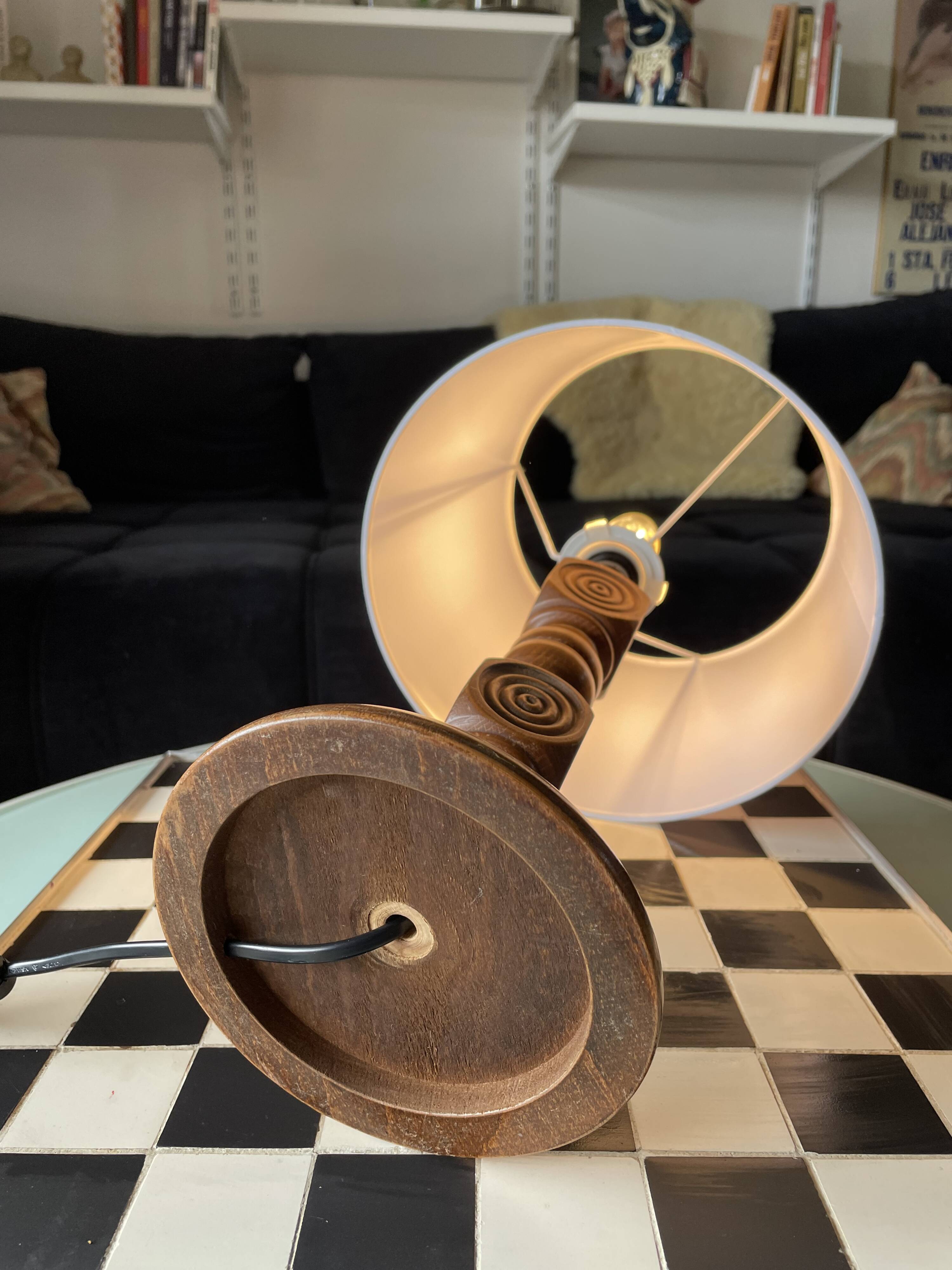 Lampe française en bois tournée moderniste