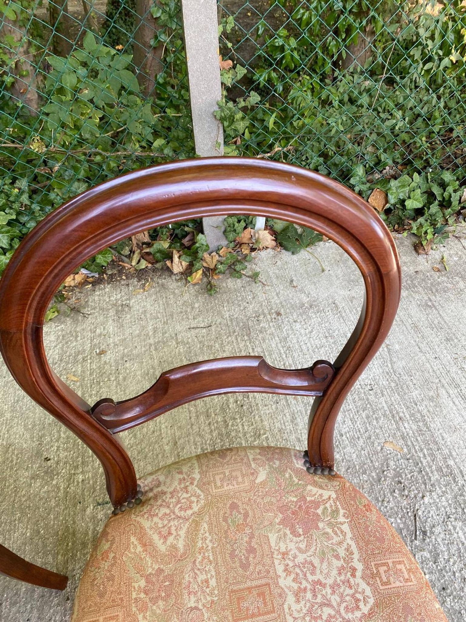 2 chaises louis Philippe bois massif courbé et tissu écru