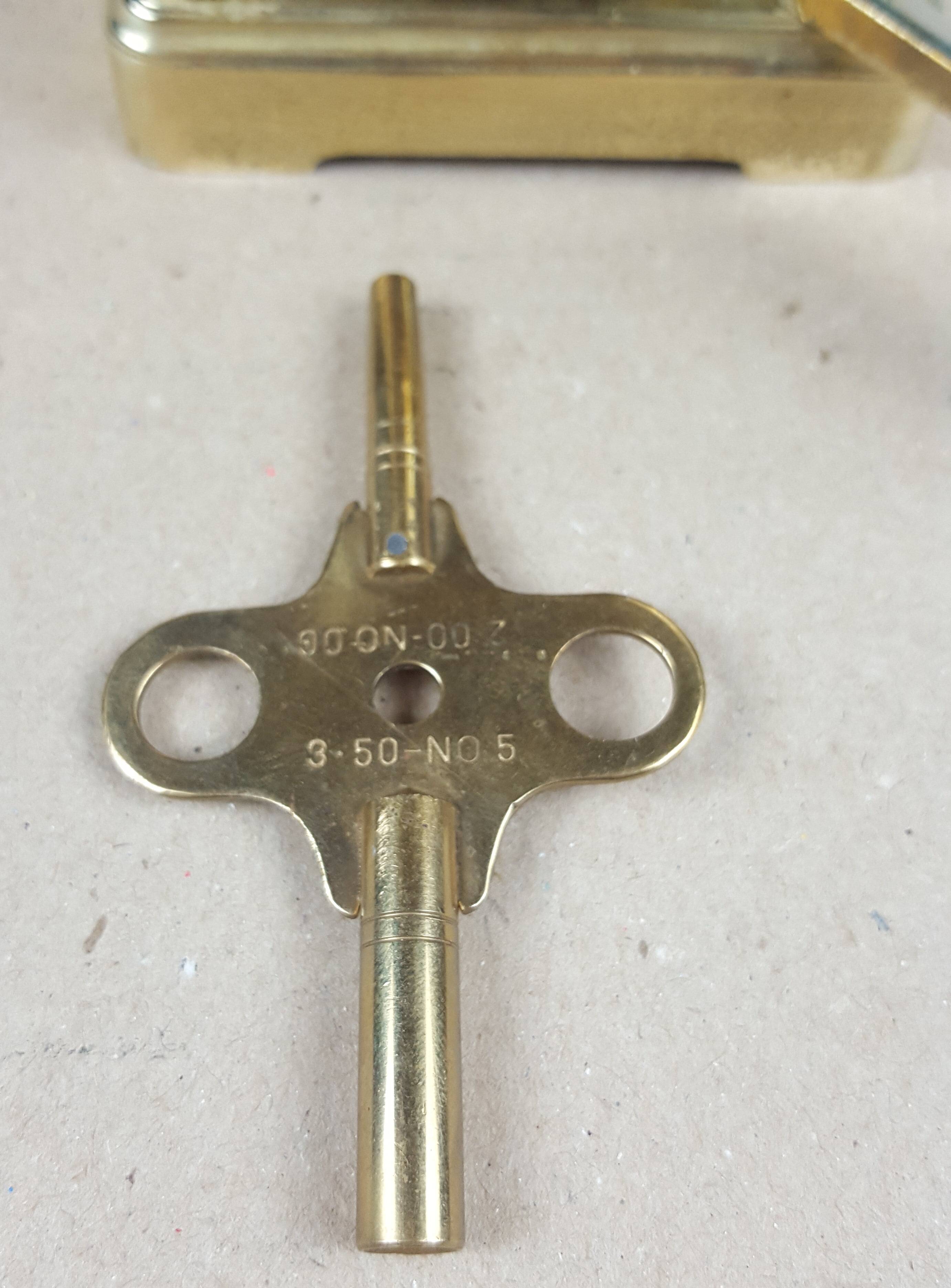 Pendulette De Voyage à Réveil, Et Sa Clé | Musées D'art Et D'histoire - Foto 9