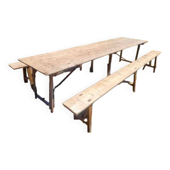 Ancienne table de ferme pliante avec deux bancs