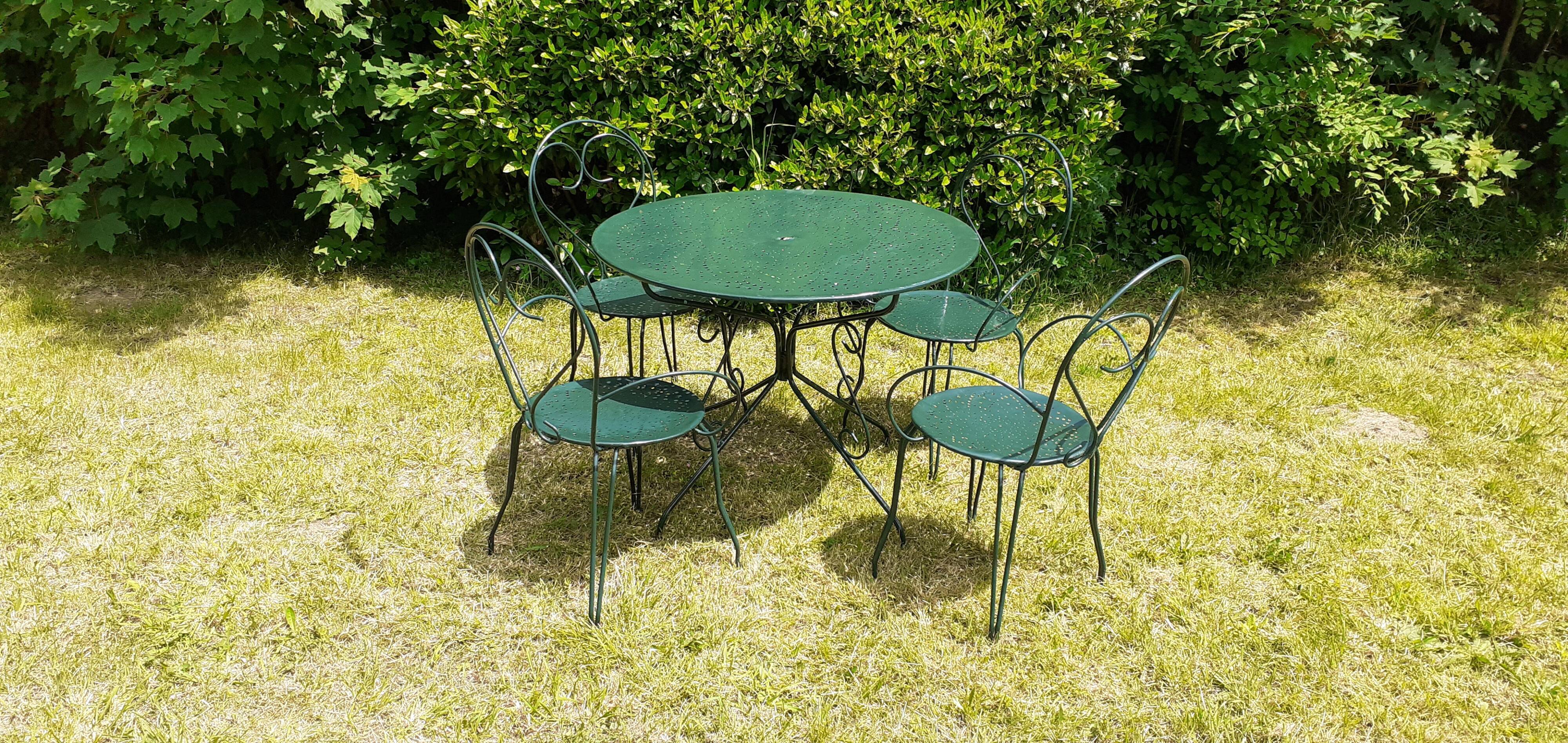 Garden furniture 1 table 4 armchairs wrought iron old green wagon