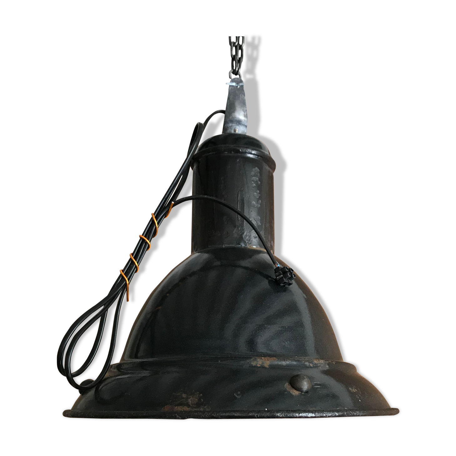 Suspension cloche emaillee noire