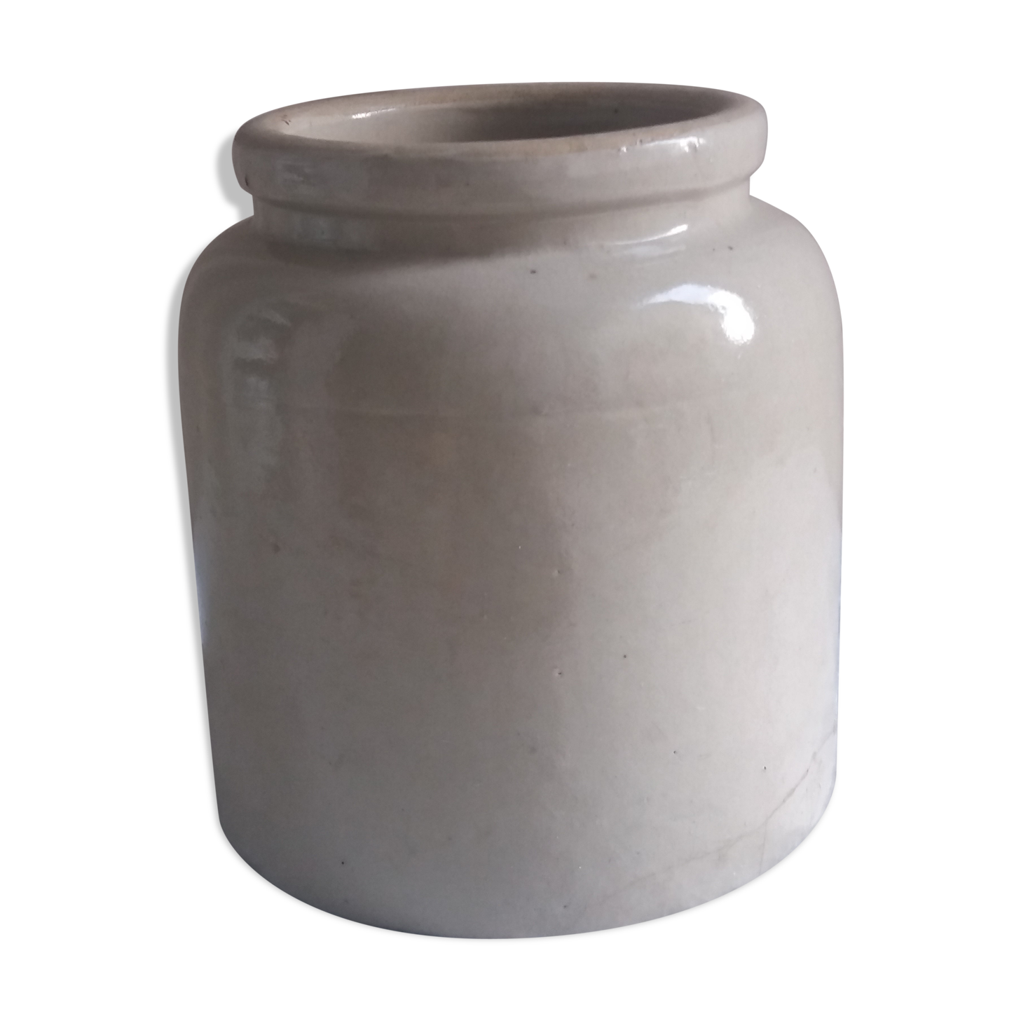 Light grey sandstone pot