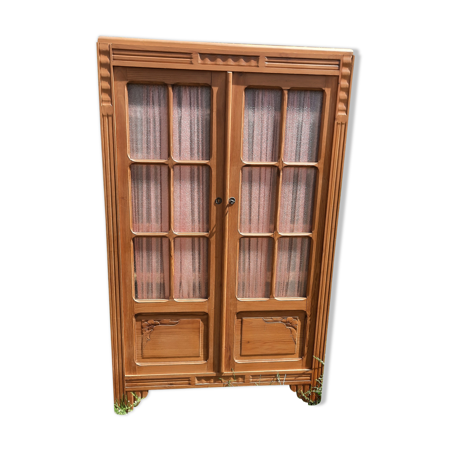 Art Deco style showcase