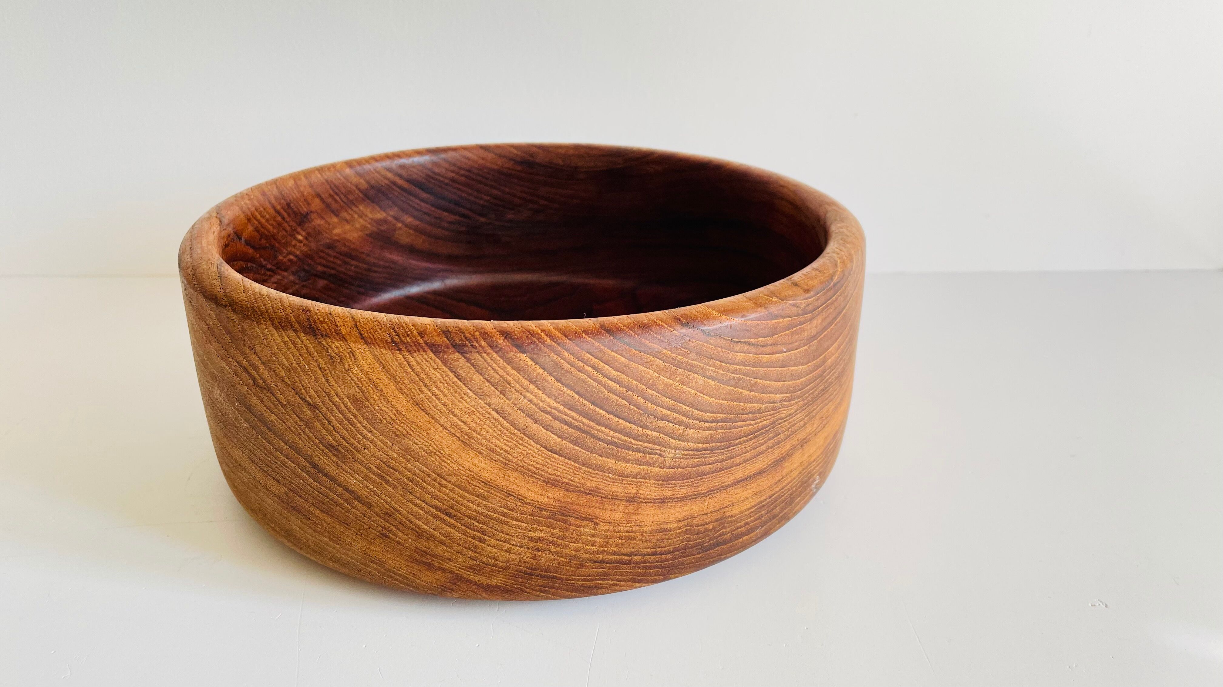 Salad bowl in teak