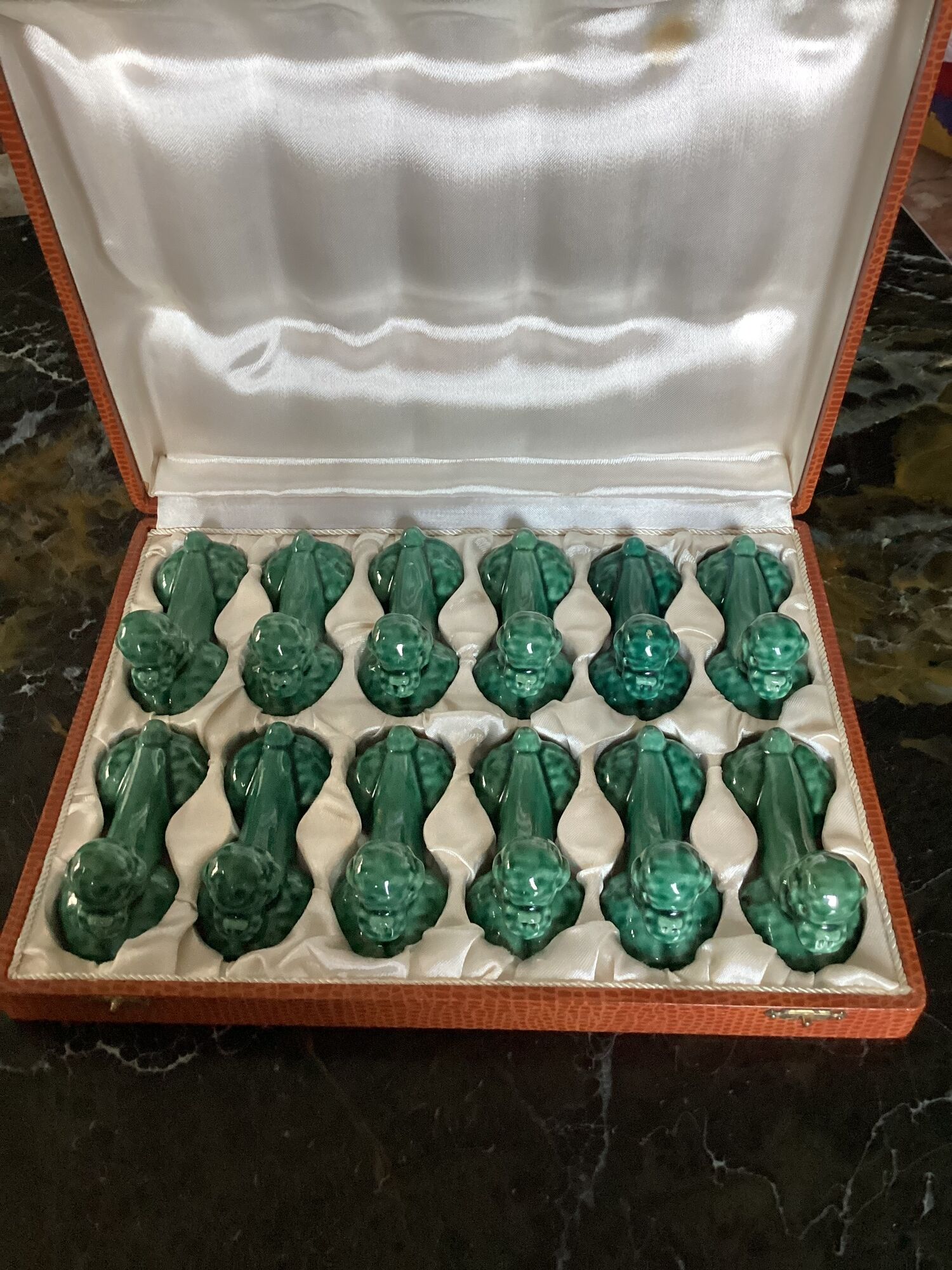 Set of twelve ceramic knife holders