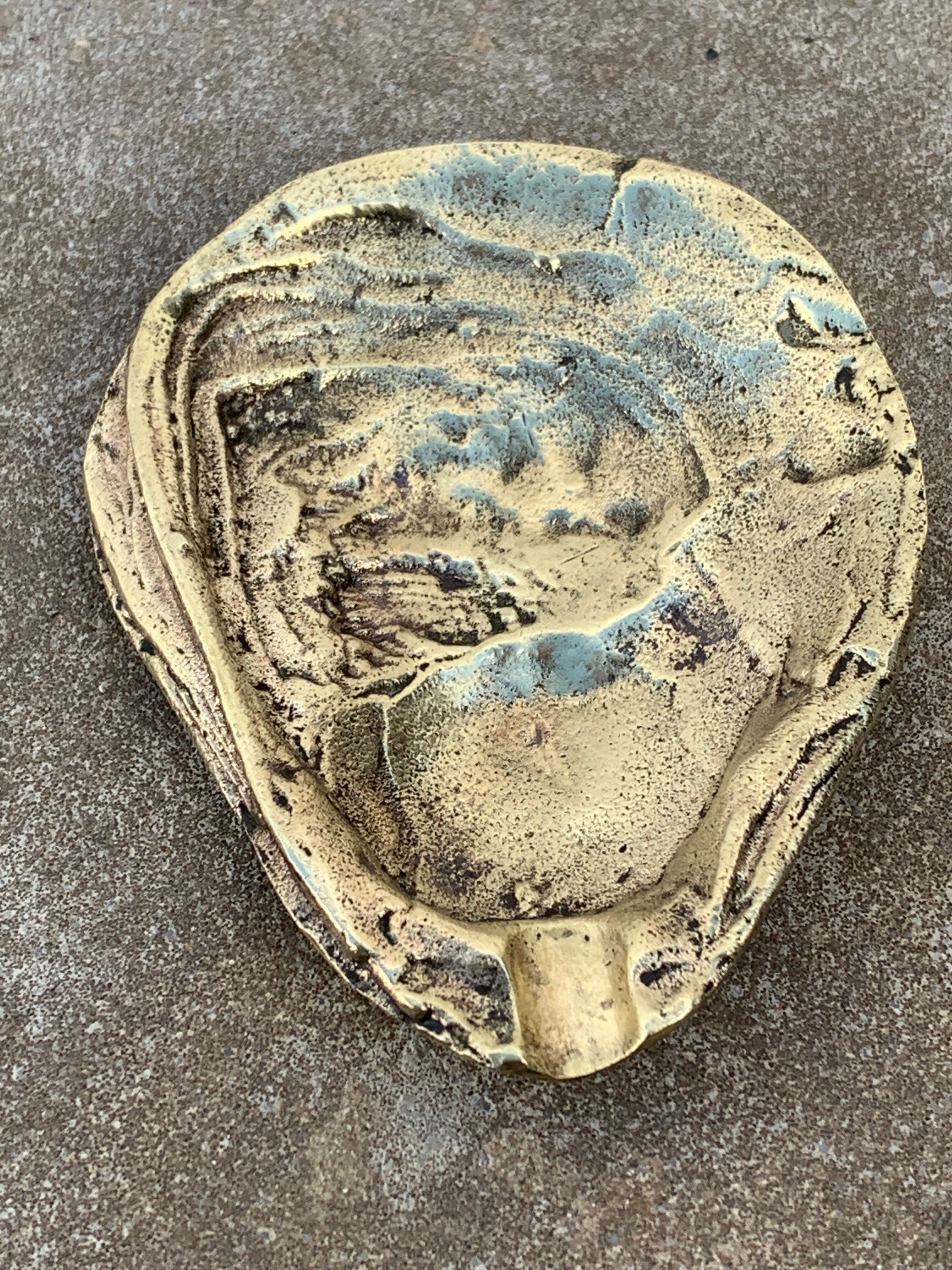 Cendrier en bronze en forme de coquille d'huître