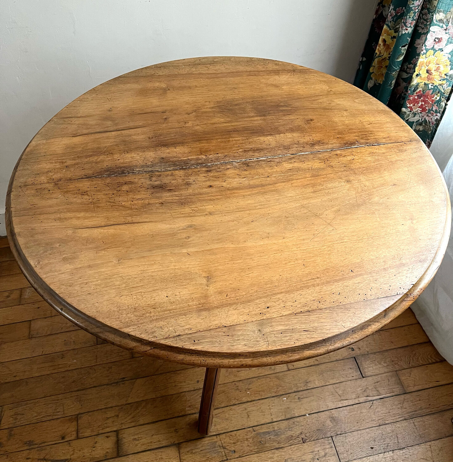 Louis-Philippe Round Table
