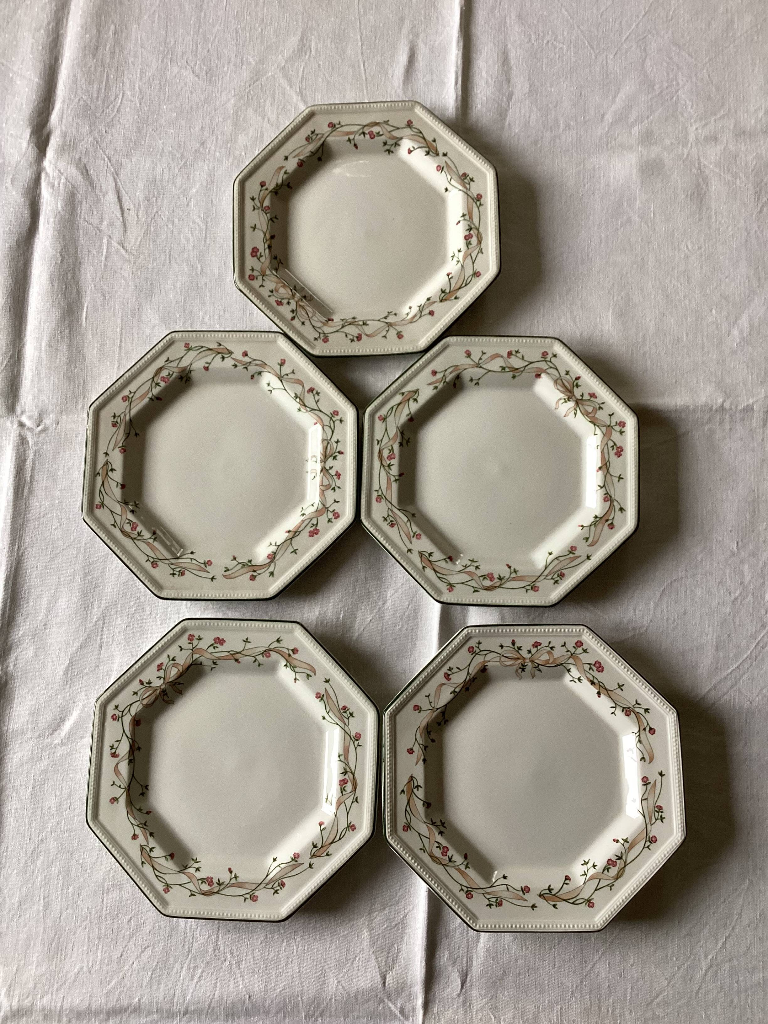 Set of 5 dessert plates by Johnson Brothers, dimensions: diameter - 19.5 cm -