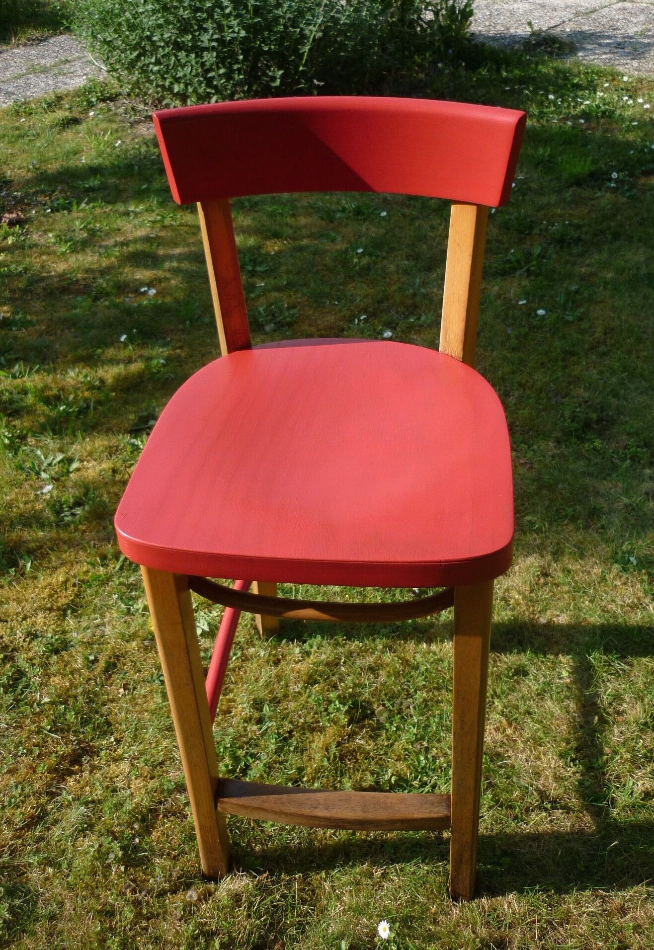 High bistro chair in natural and red wood