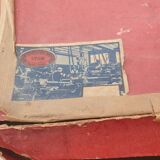 Toy plate locomotive