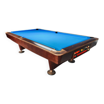 9' Brunswick Gold Crown IV Pool Table