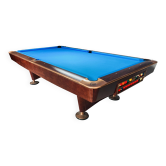 Brunswick Gold Crown IV 9' Pool Table