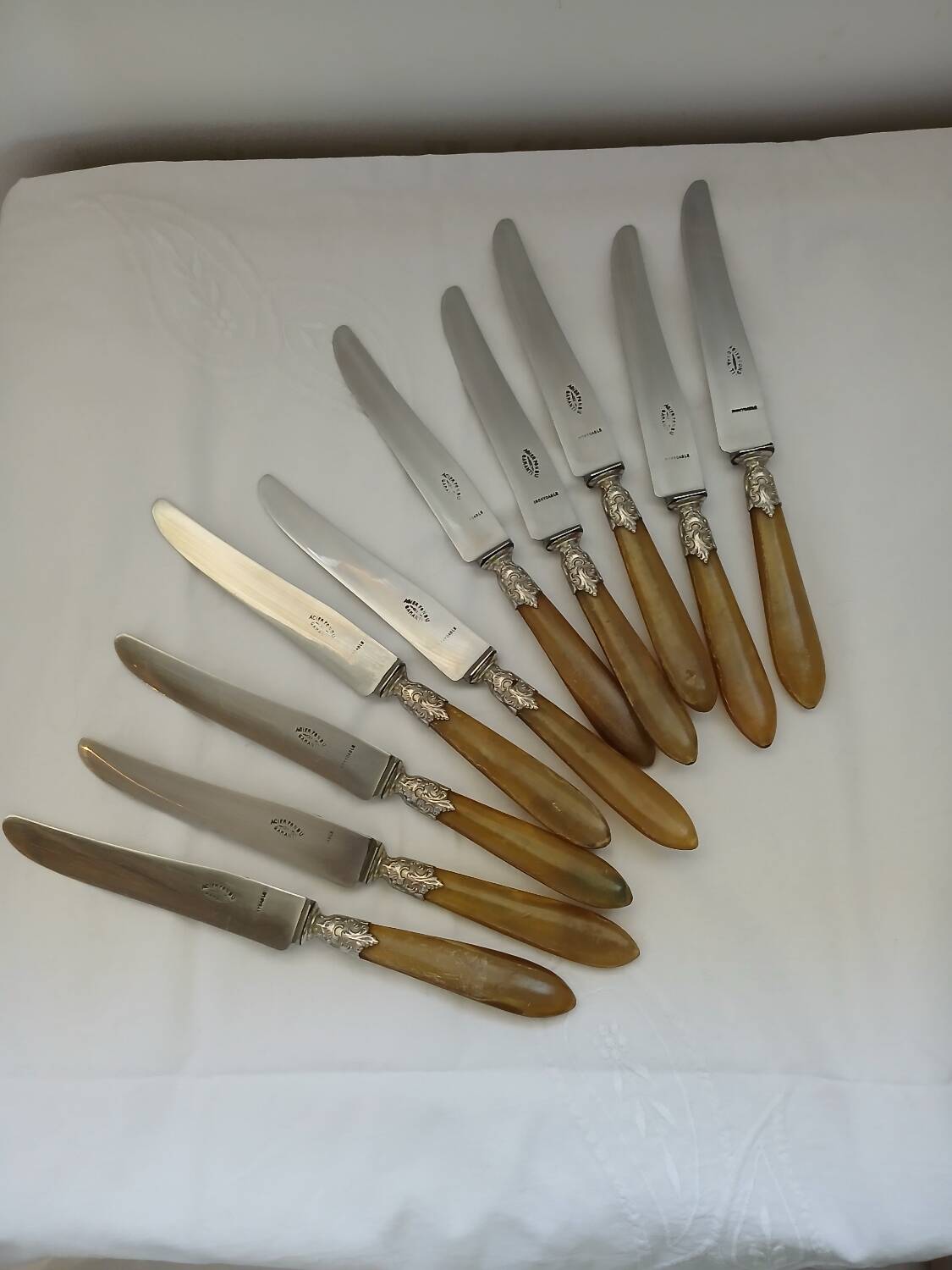 10 antique horn and steel knives