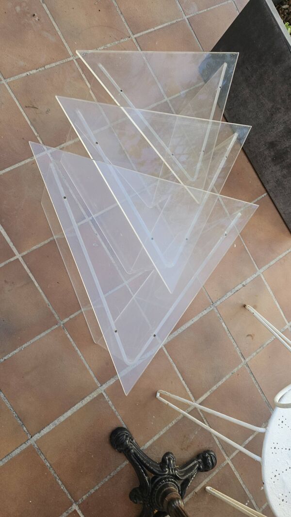 Table gigogne plexiglass triangle 90's