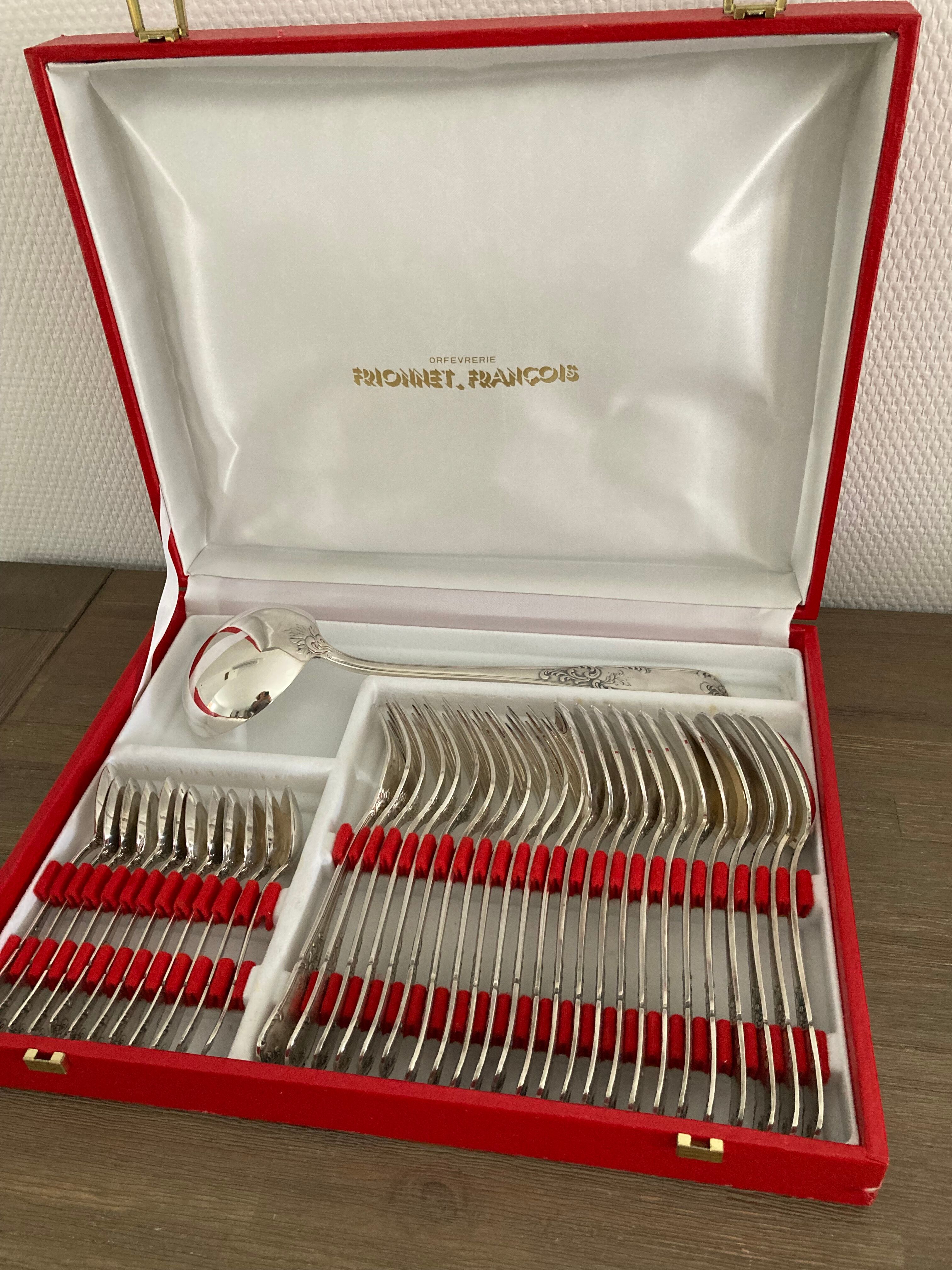 Silver metal housewife Frionnet