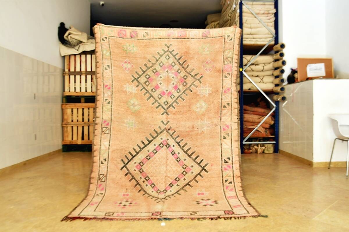 Boujaad vintage Moroccan Berber rug 245 x 155 cm