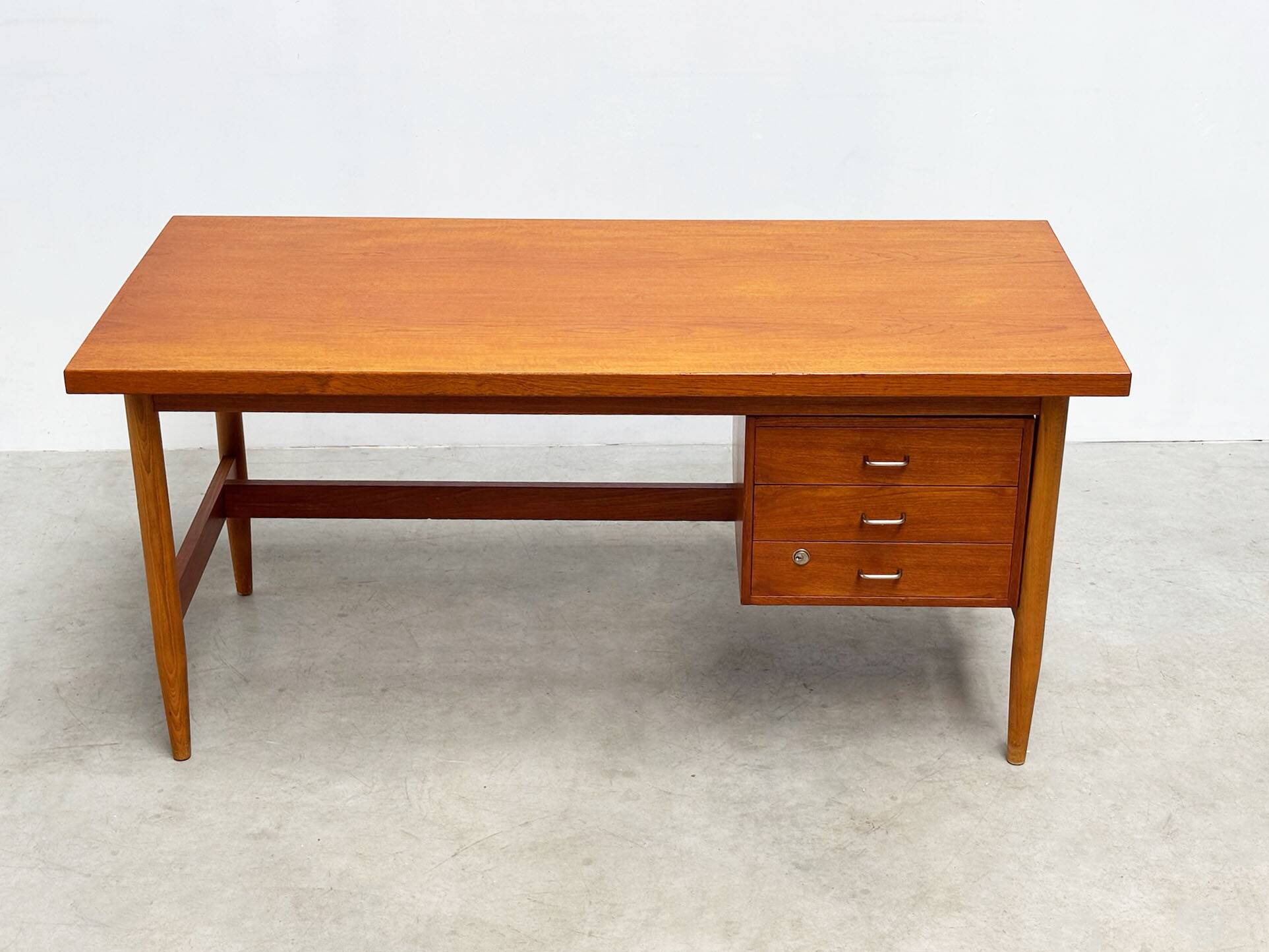 Danish desk