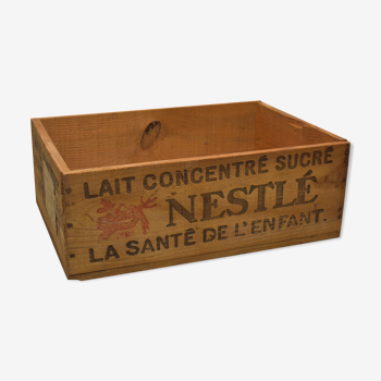 Caisse en bois de la marque Nestlé n1