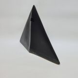 Soliflore vase in black ceramic pyramid or manta ray design