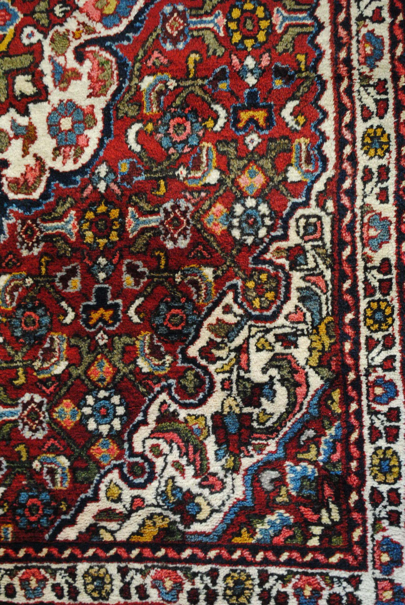 Persian rug authentic 147cmx110cm in perfect