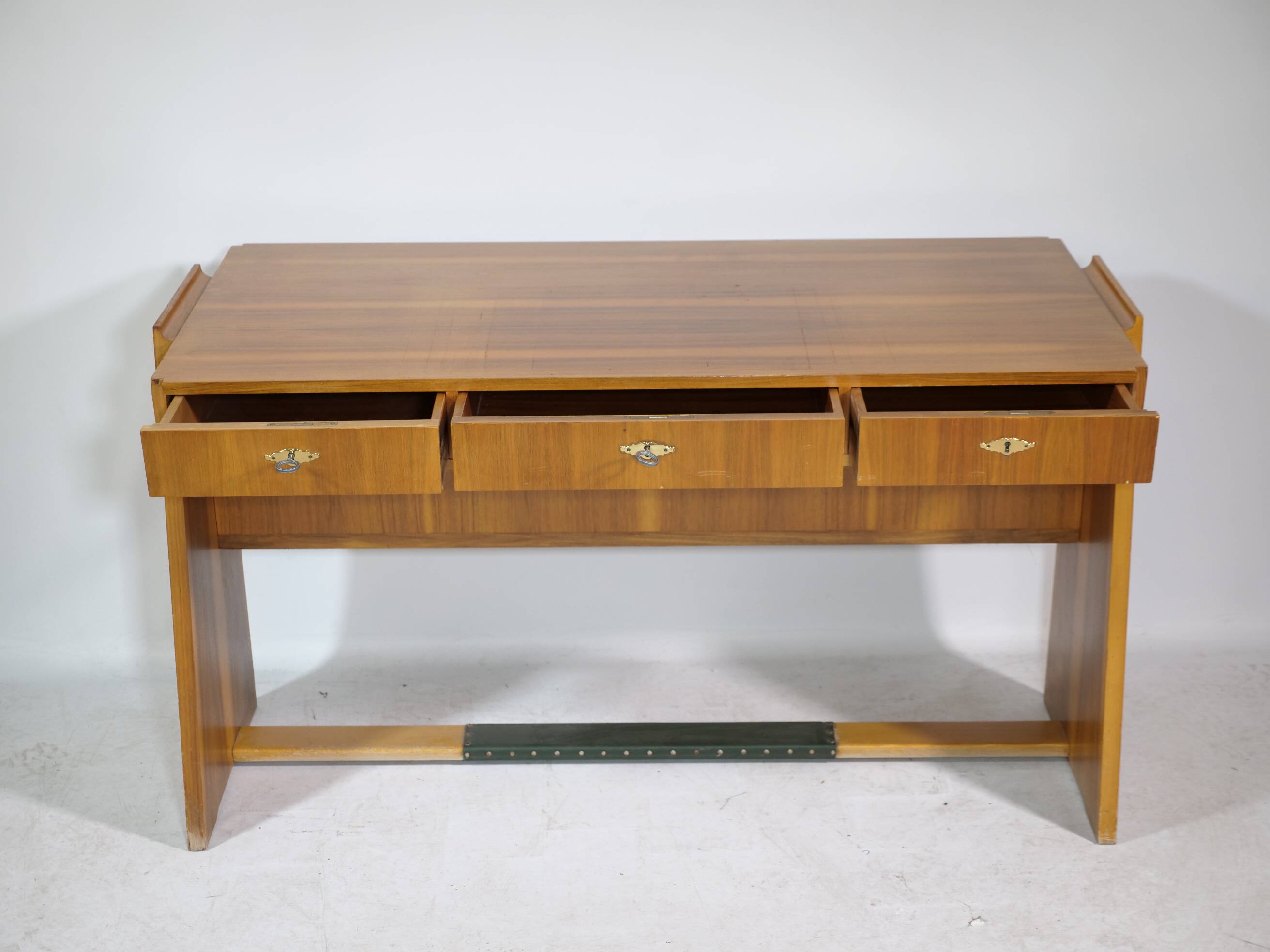 Mid-Century Design Walnut Desk, Germany, 1960s