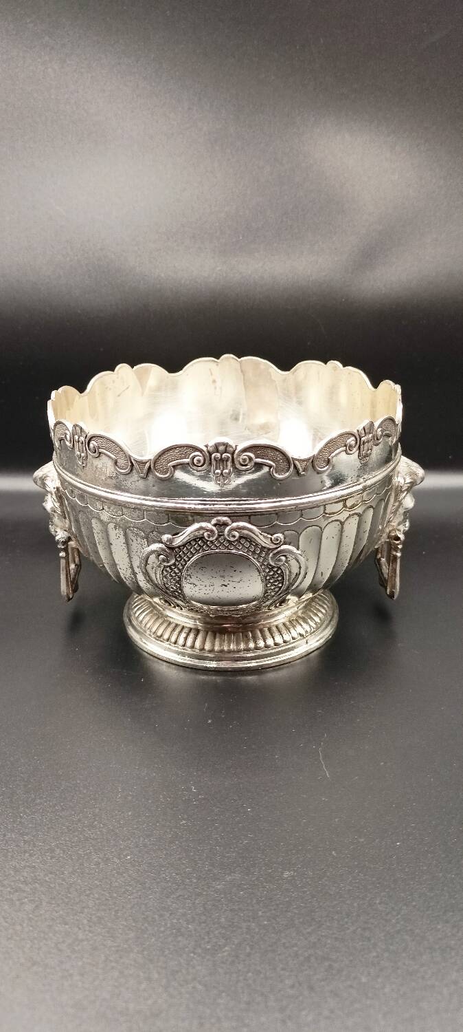 Monteith bowl type glass cooler