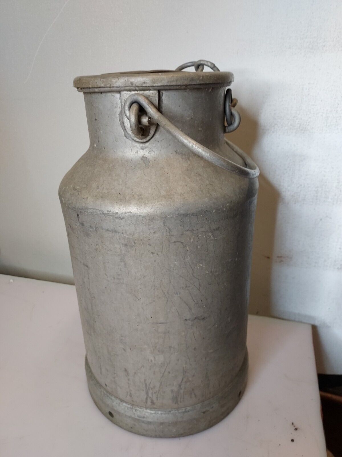 Former milk jug Hugonnet Dijon aluminum