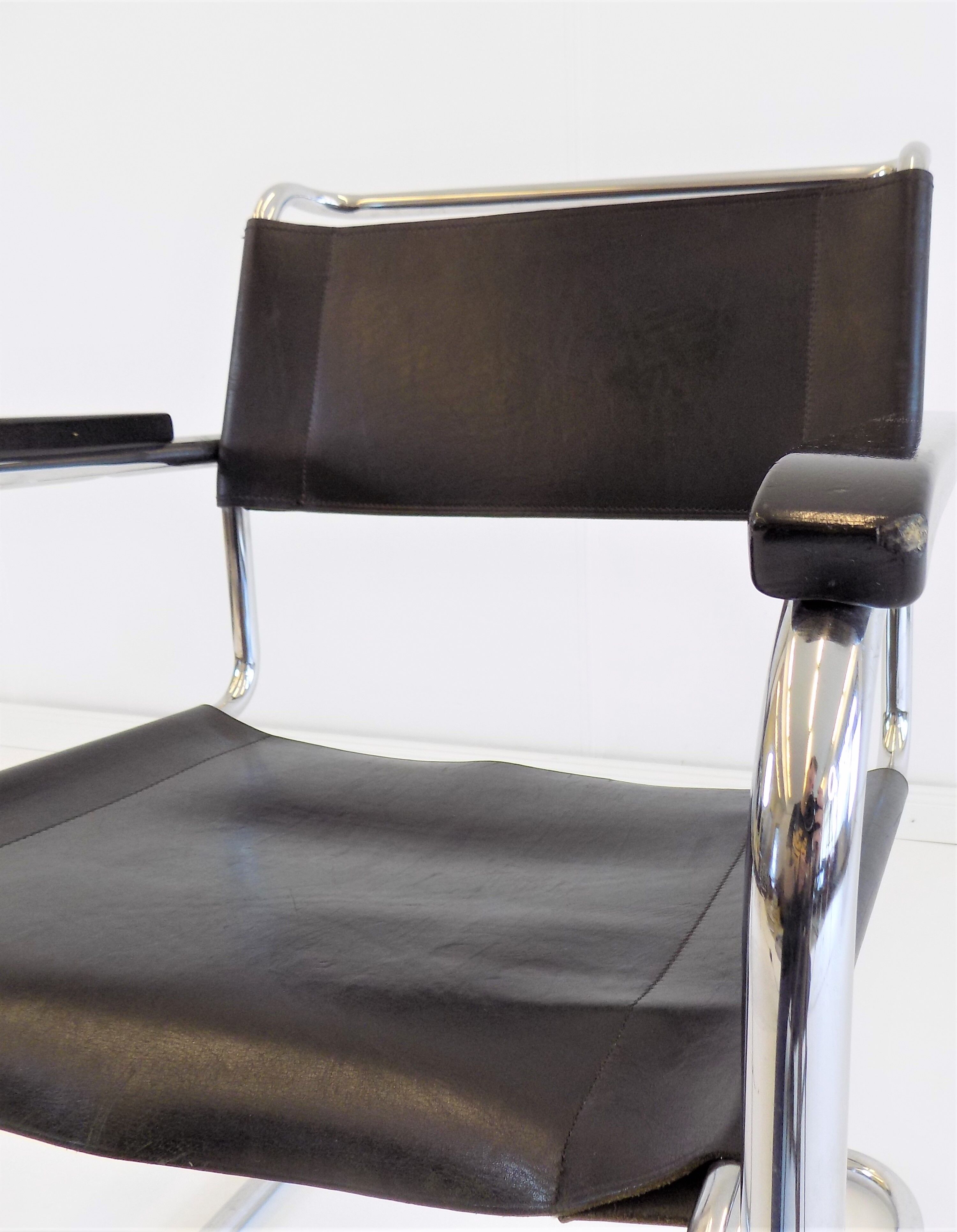 Set de 4 fauteuils Thonet S34 cuir cantilever par Mart Stam