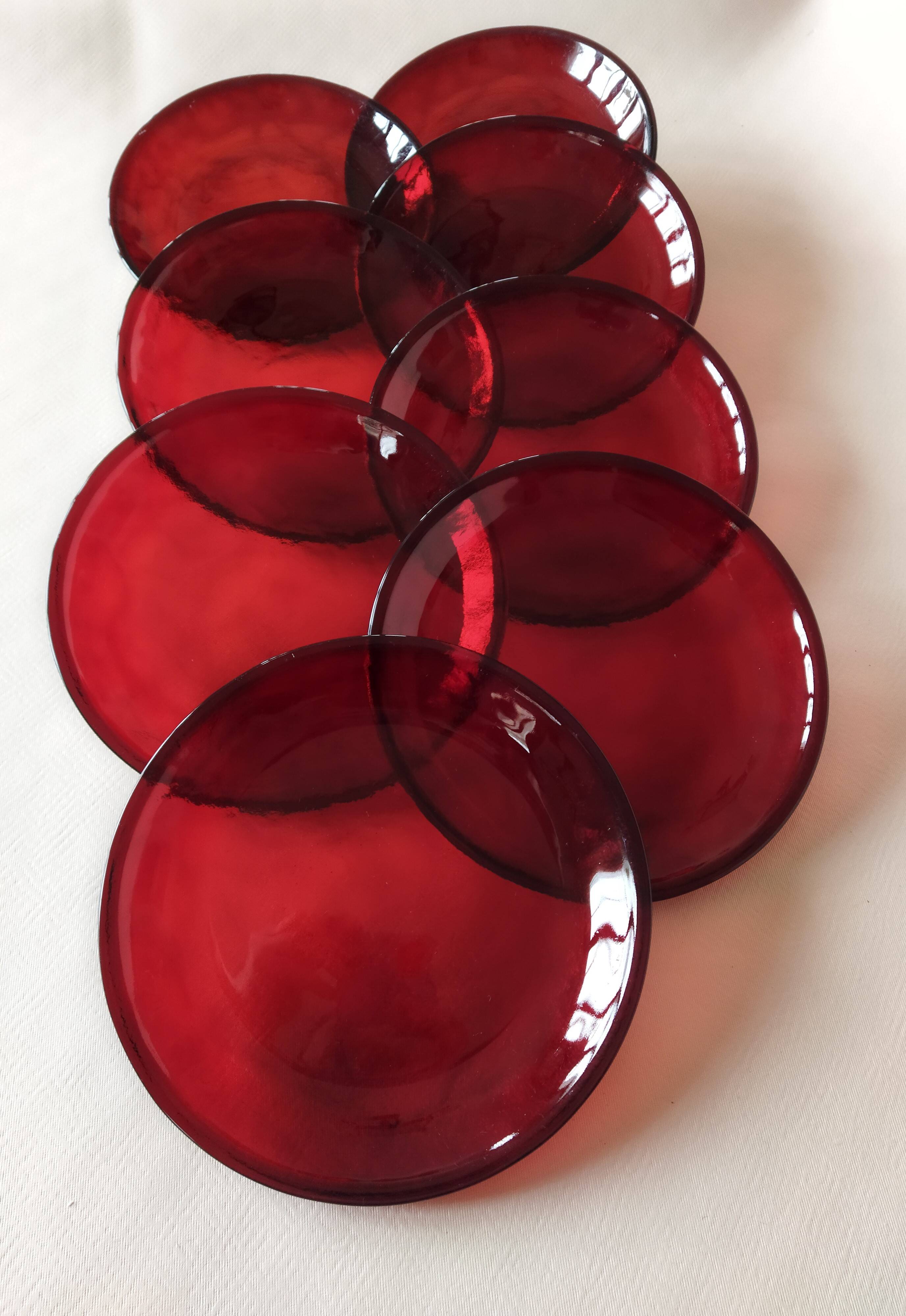 8 Arcoroc Sierra Rubis dinner plates