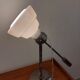Lampada da tavolo "Glas" in vetro opalino e acciaio cromato