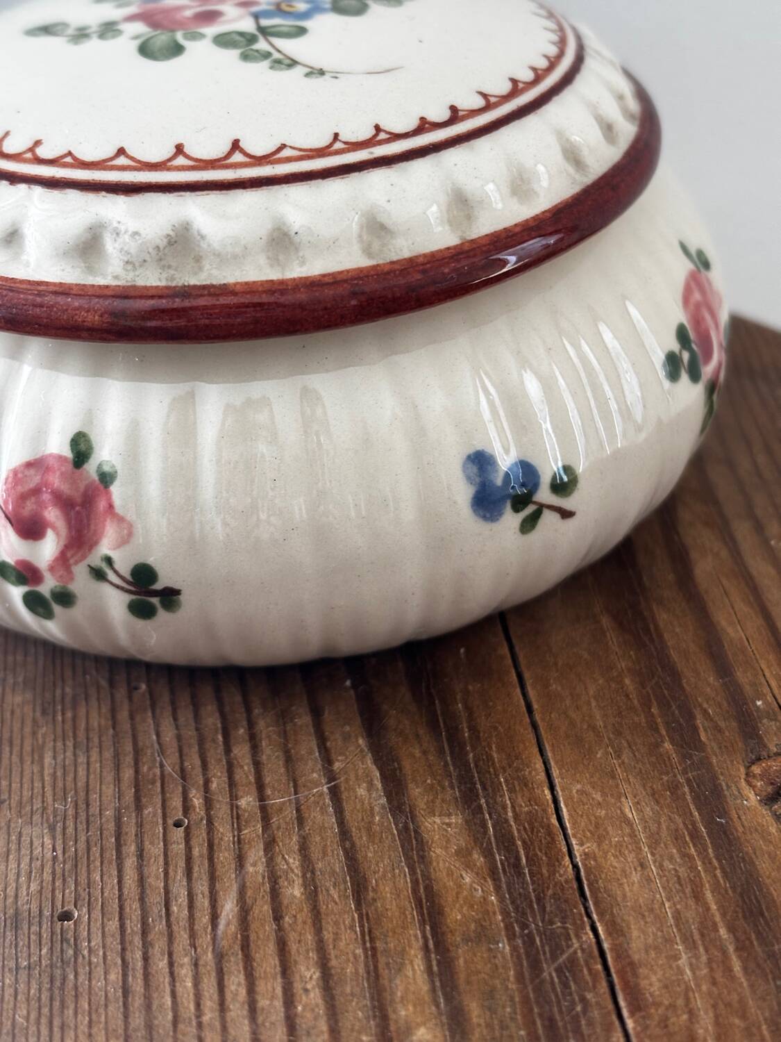 Vintage lot of two shabby chic candy jars hand-decorated.