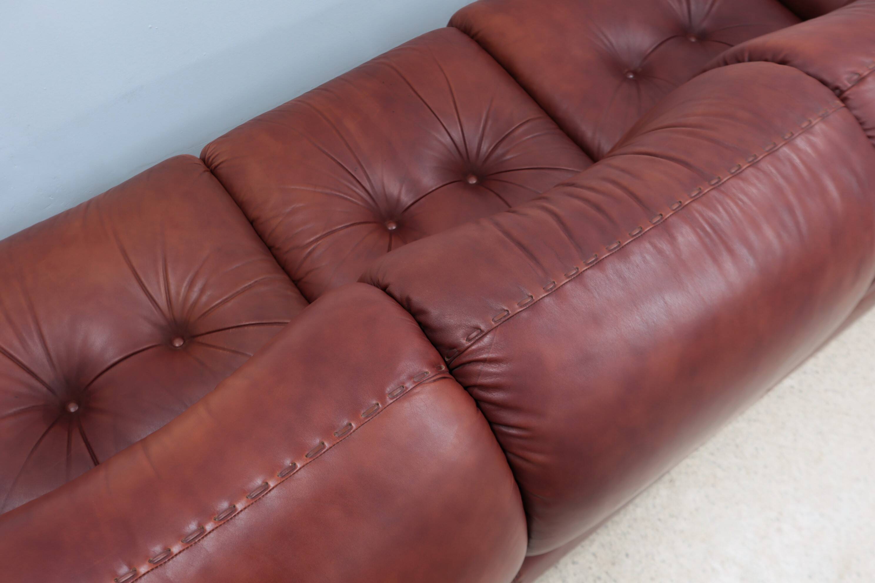 3 seater vintage leather sofa mobil girgi 1970s