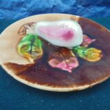 Plate in slip trompe l'oeil pear