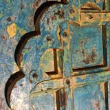 Porte bleue ancienne en bois