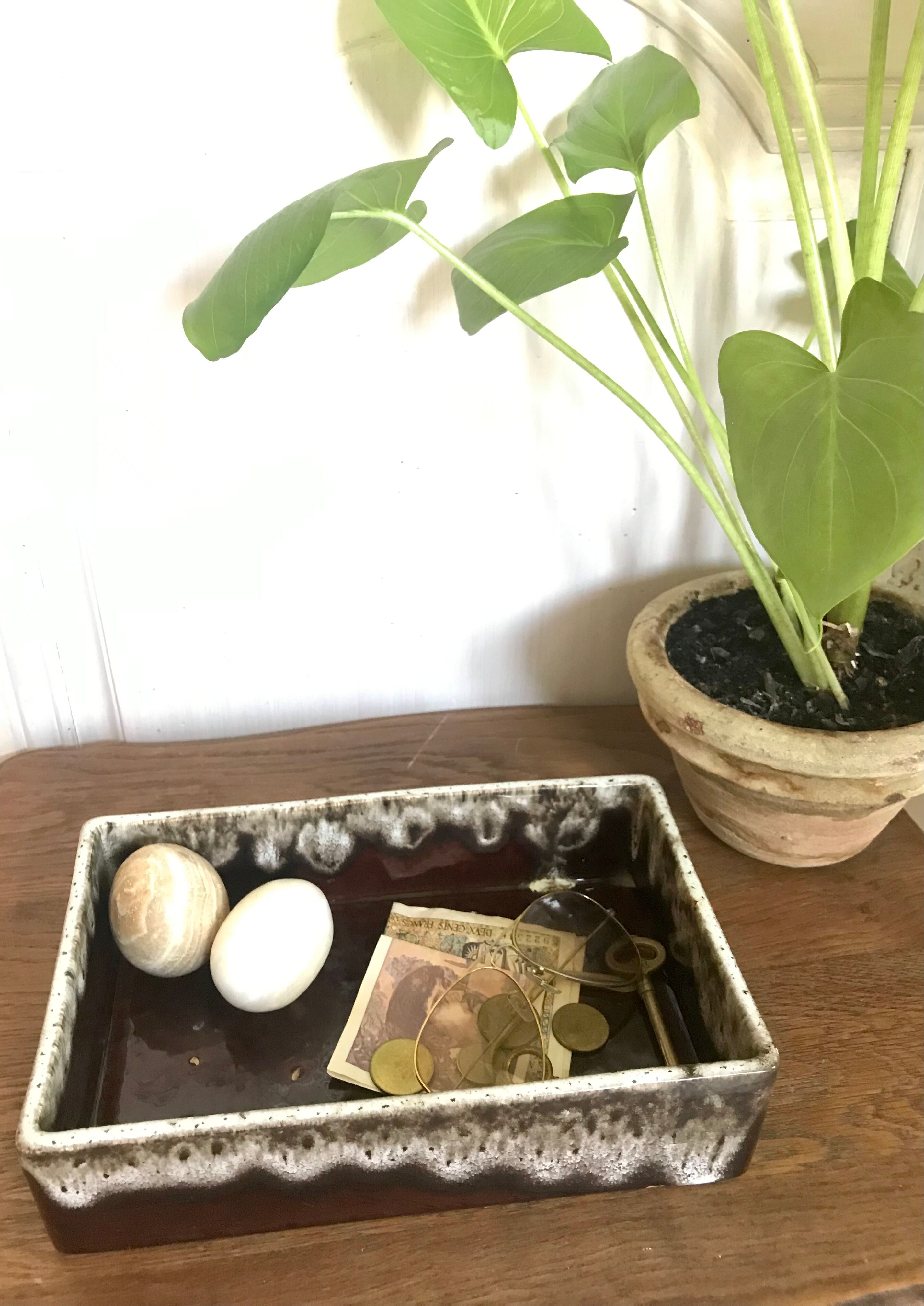 Vintage ceramic pocket