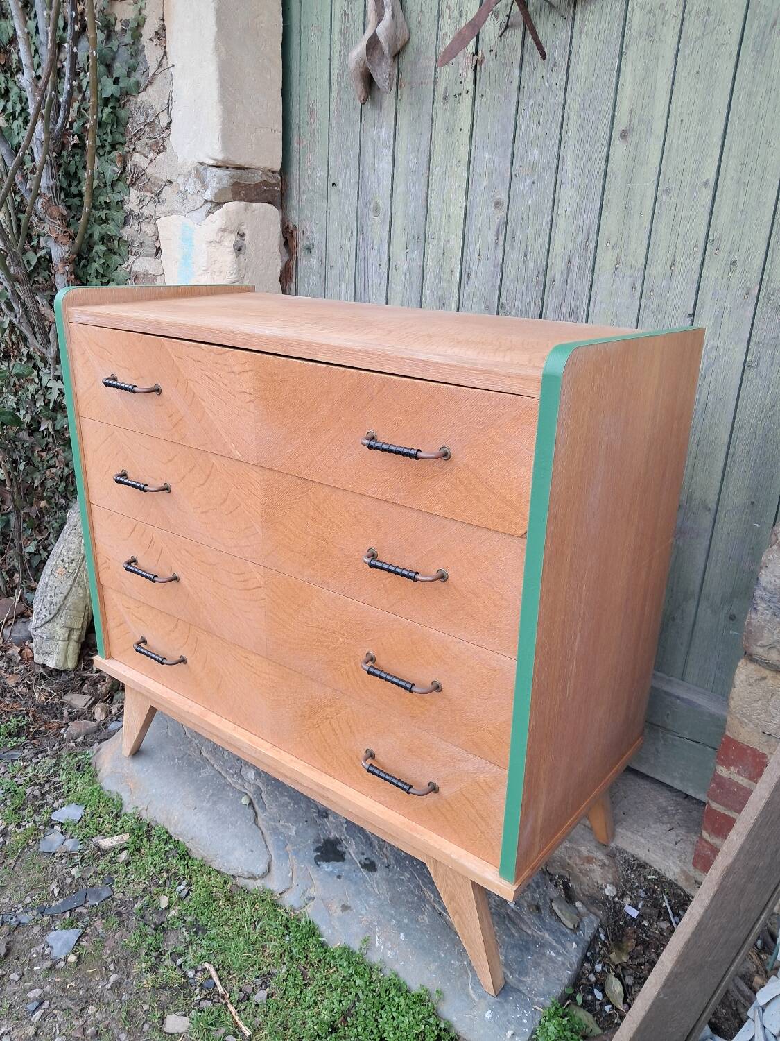 Chest of drawers