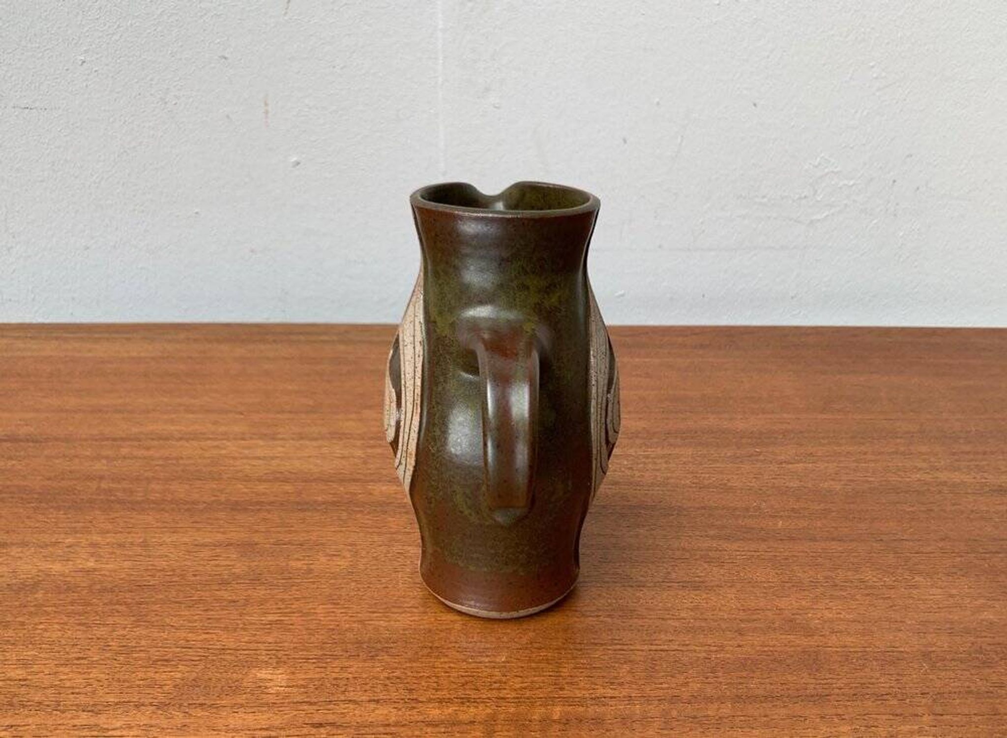 A studio pottery jug from the mid-century by Marianne Stark for Michael Andersen, Bornholm, 1960s.