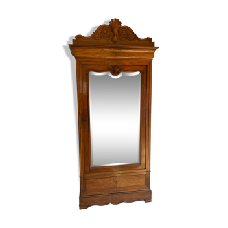 Bonnetière wardrobe