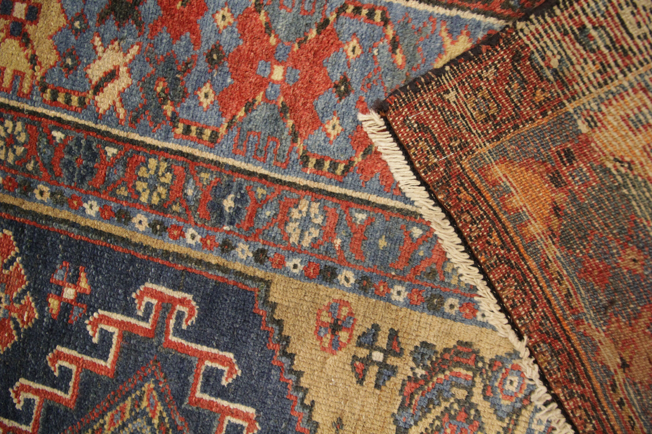 Handwoven Persian Caucasian Rug - 120x200cm