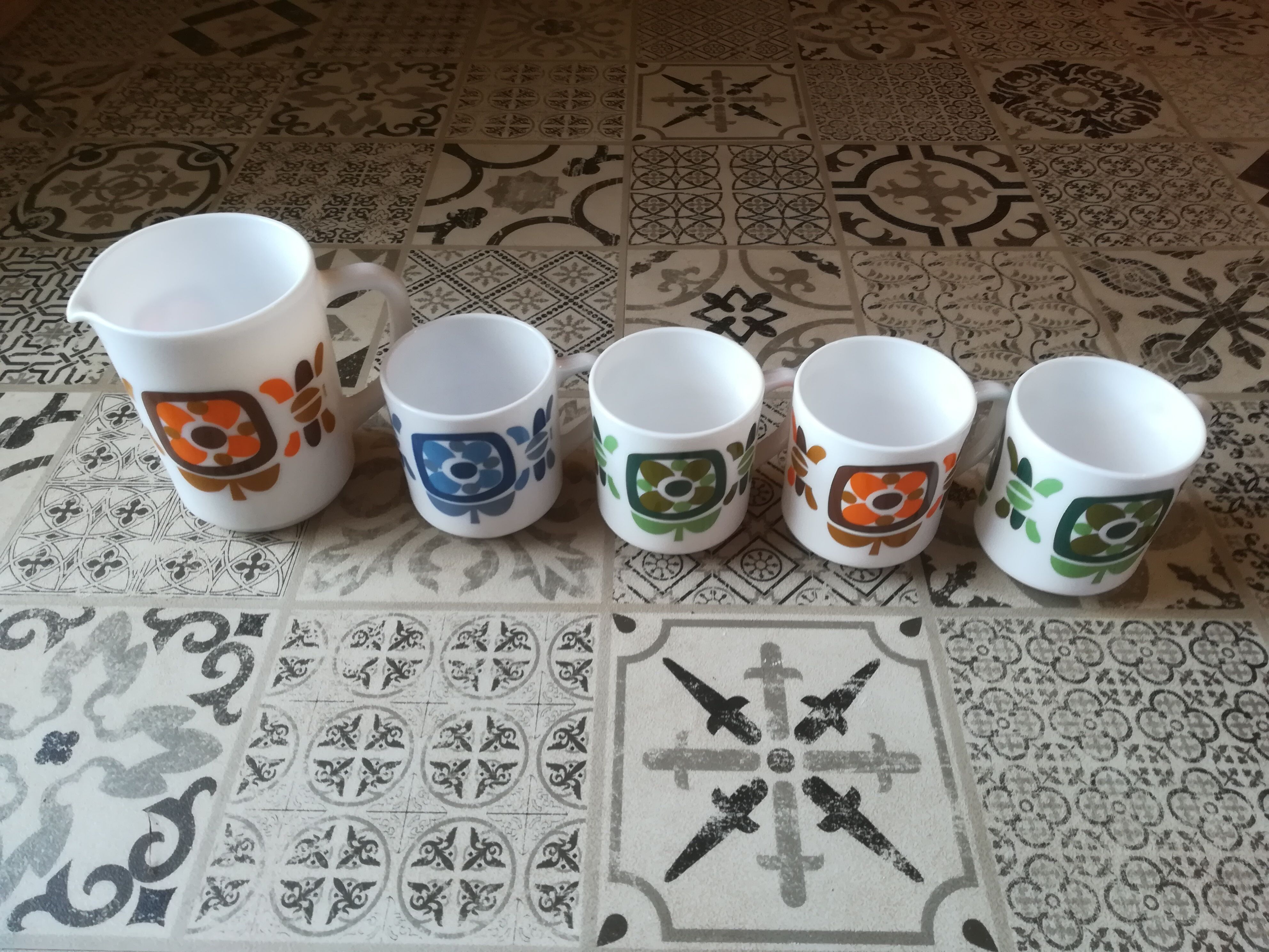 Mobil mugs and vintage pitcher in arcopal