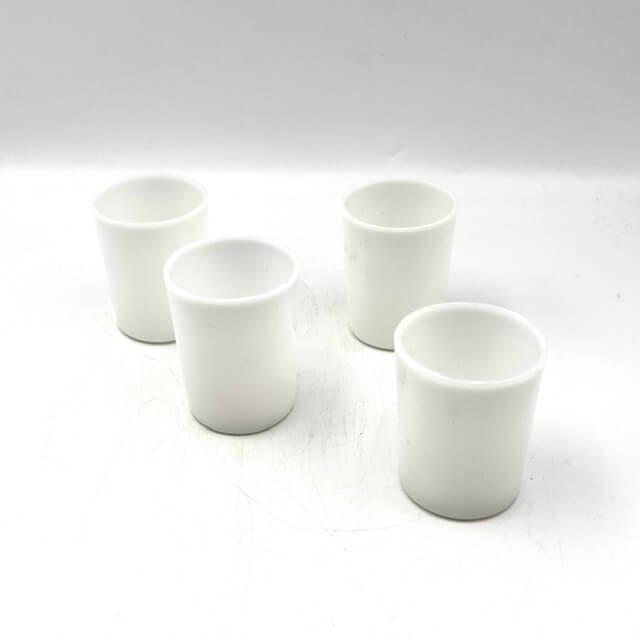 Lot of white opaines