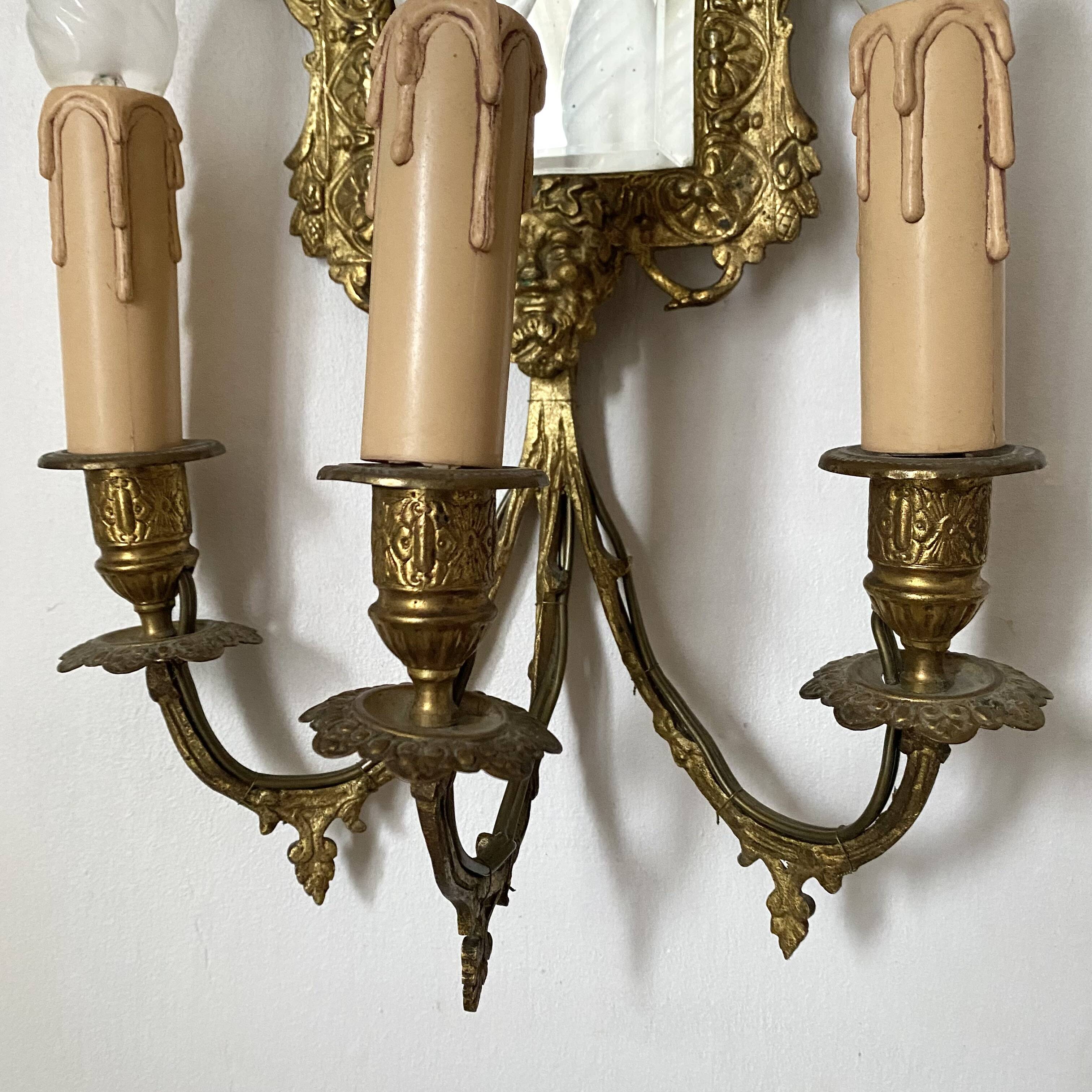 19th-century Napoleon III style gilded bronze wall sconce with bevelled mirror.