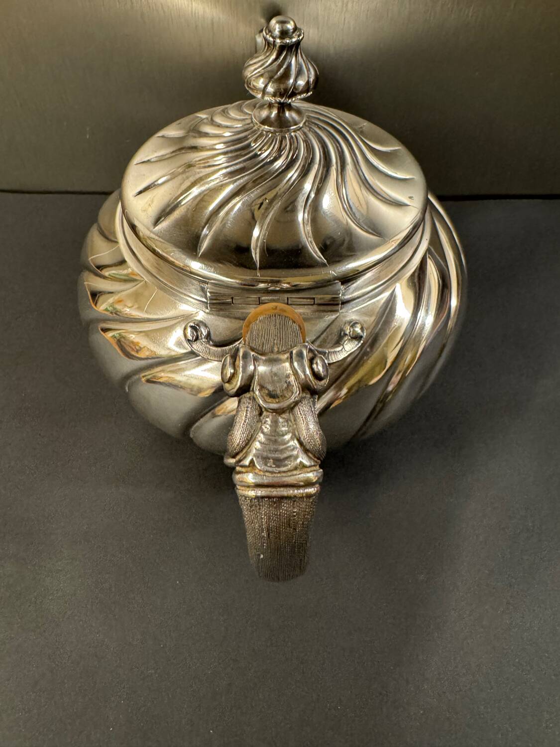 Teapot from the silversmith's house of Cailar & Bavard, early 20th century