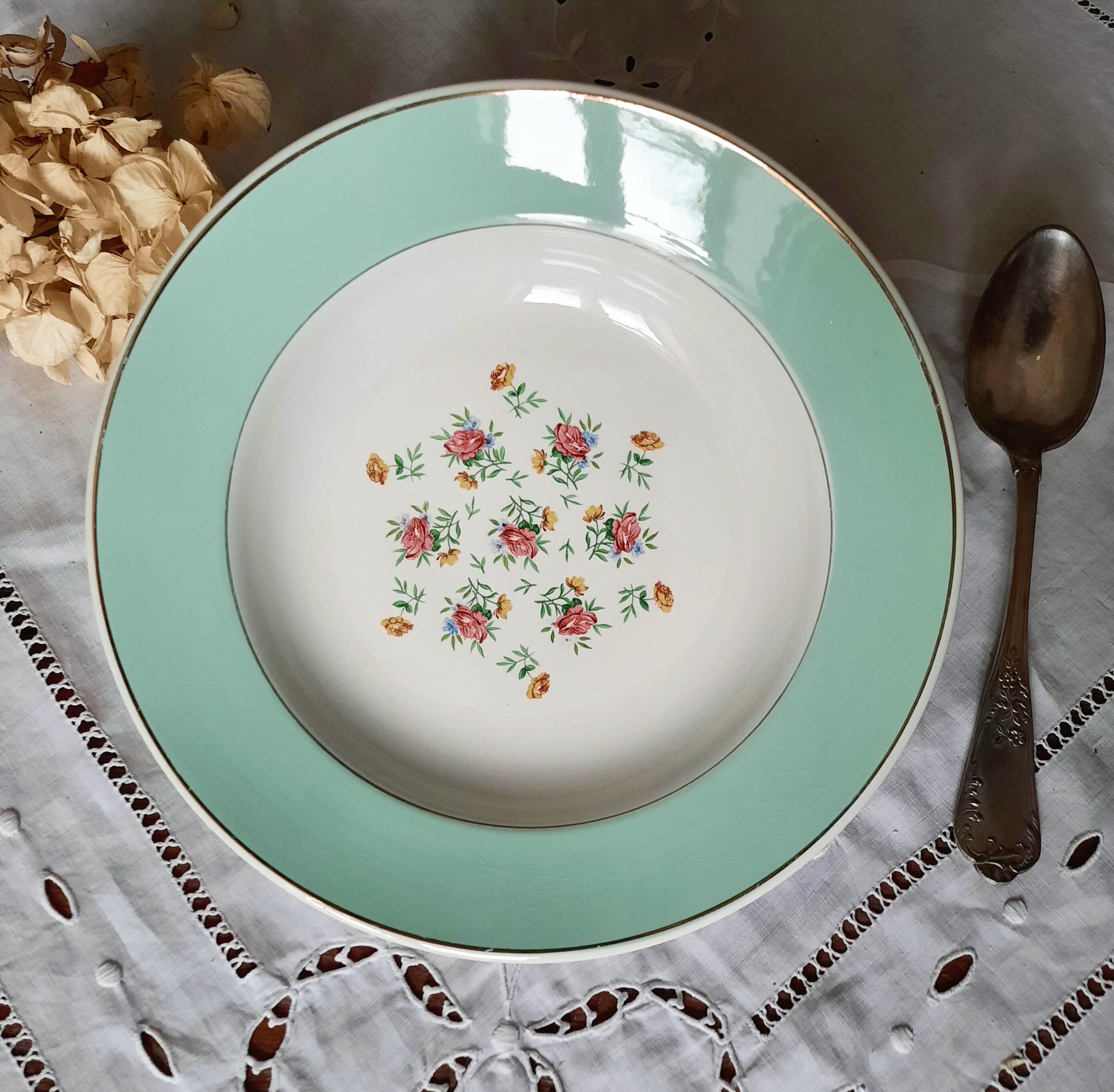 Old hollow plates mismatched in earthenware